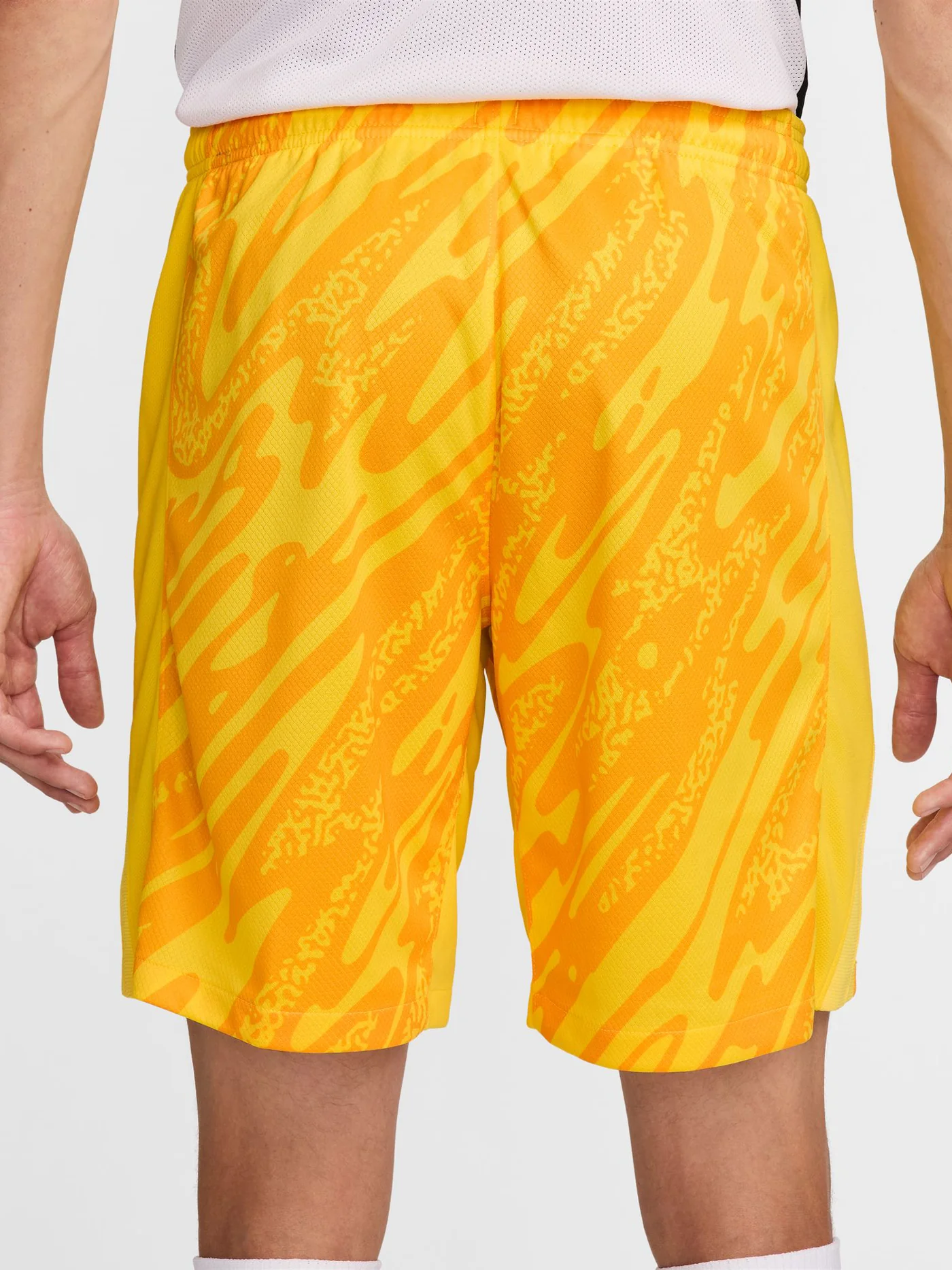 FC Barcelona Goalkeeper away shorts 24/25 - Image 3