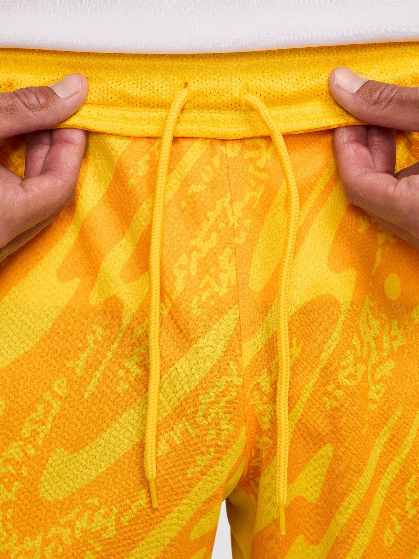 FC Barcelona Goalkeeper away shorts 24/25 - Image 4