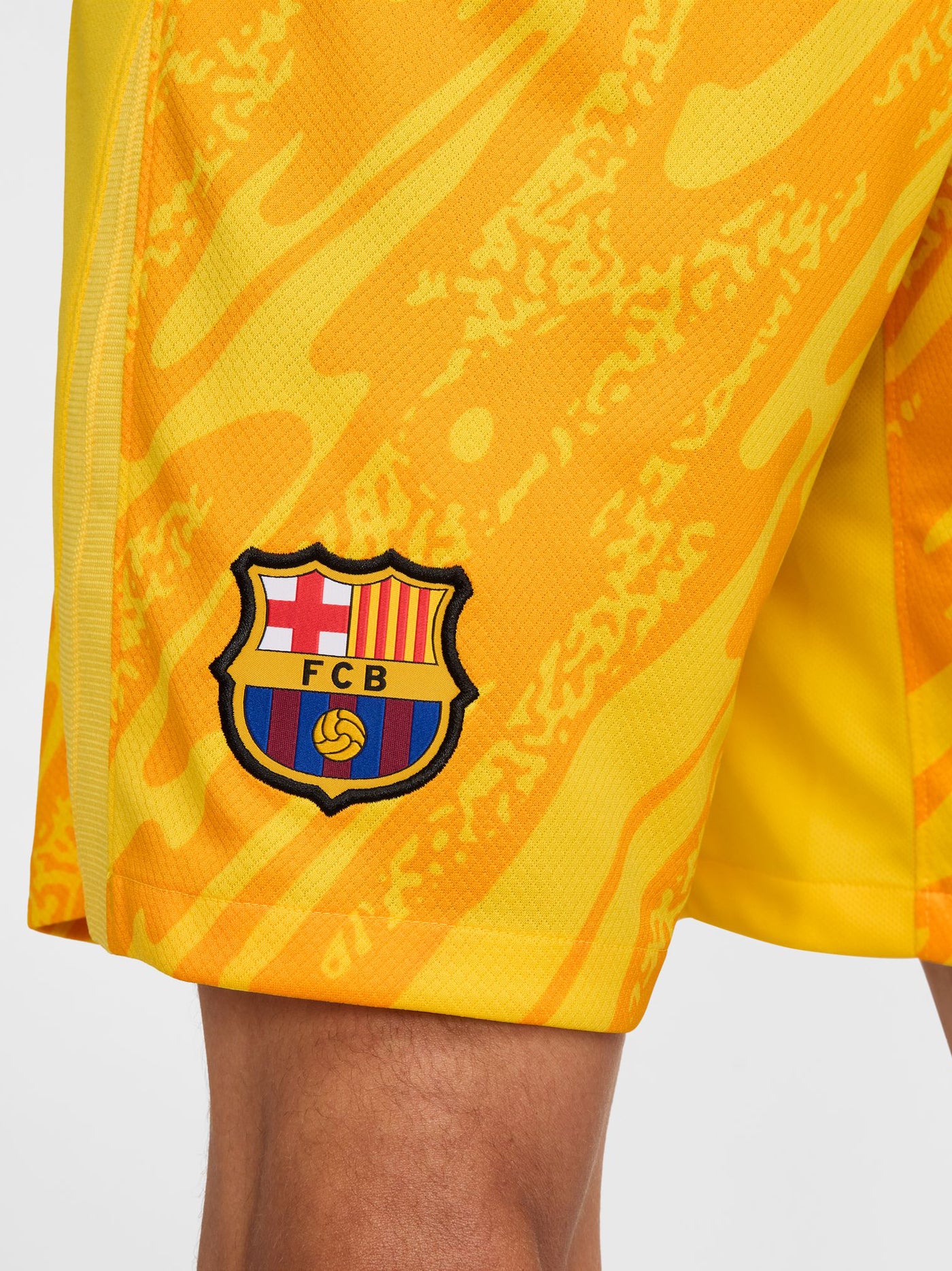 FC Barcelona Goalkeeper away shorts 24/25 - Image 6