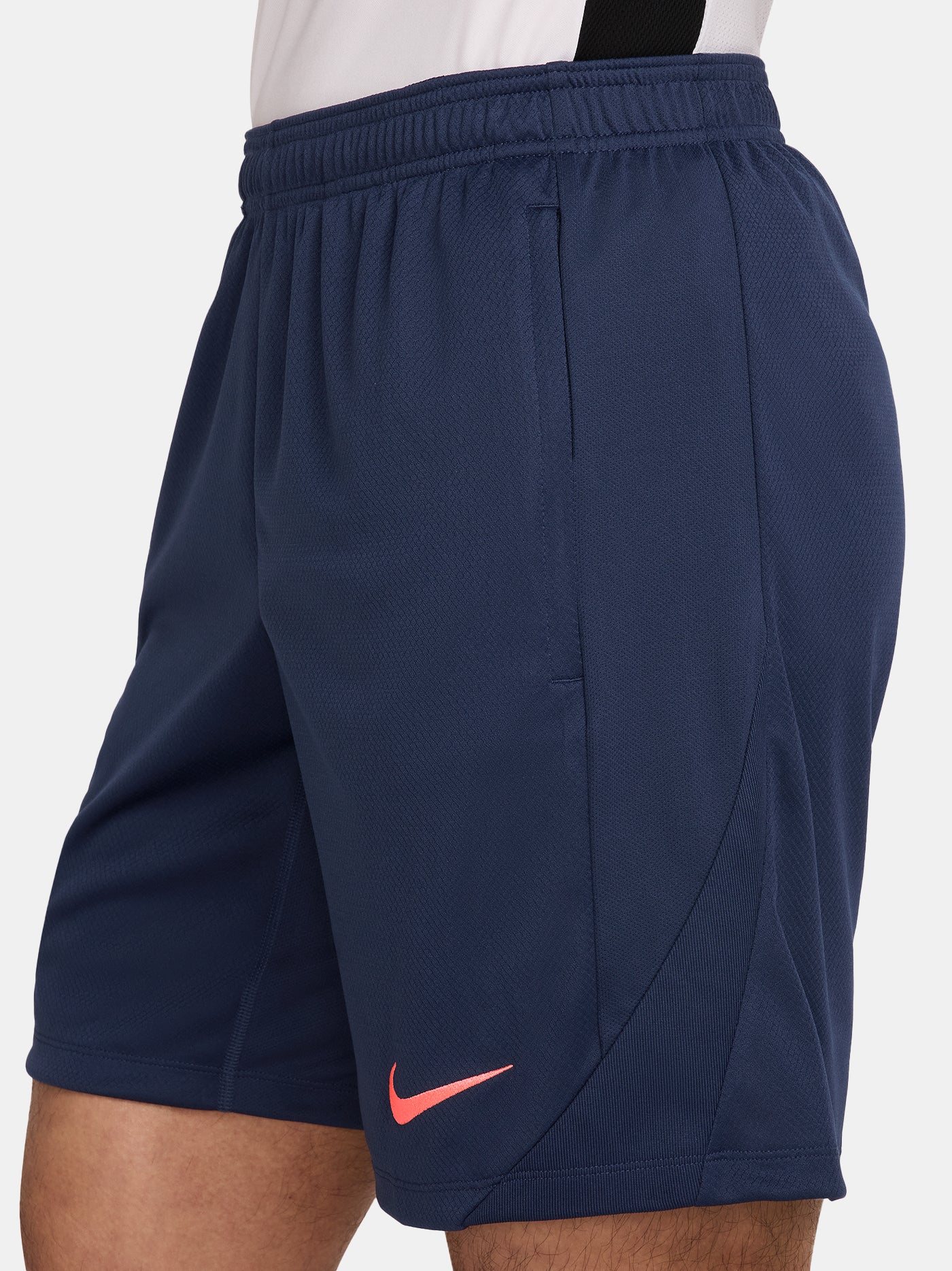 Training shorts FC Barcelona T90 25/26 - Image 3
