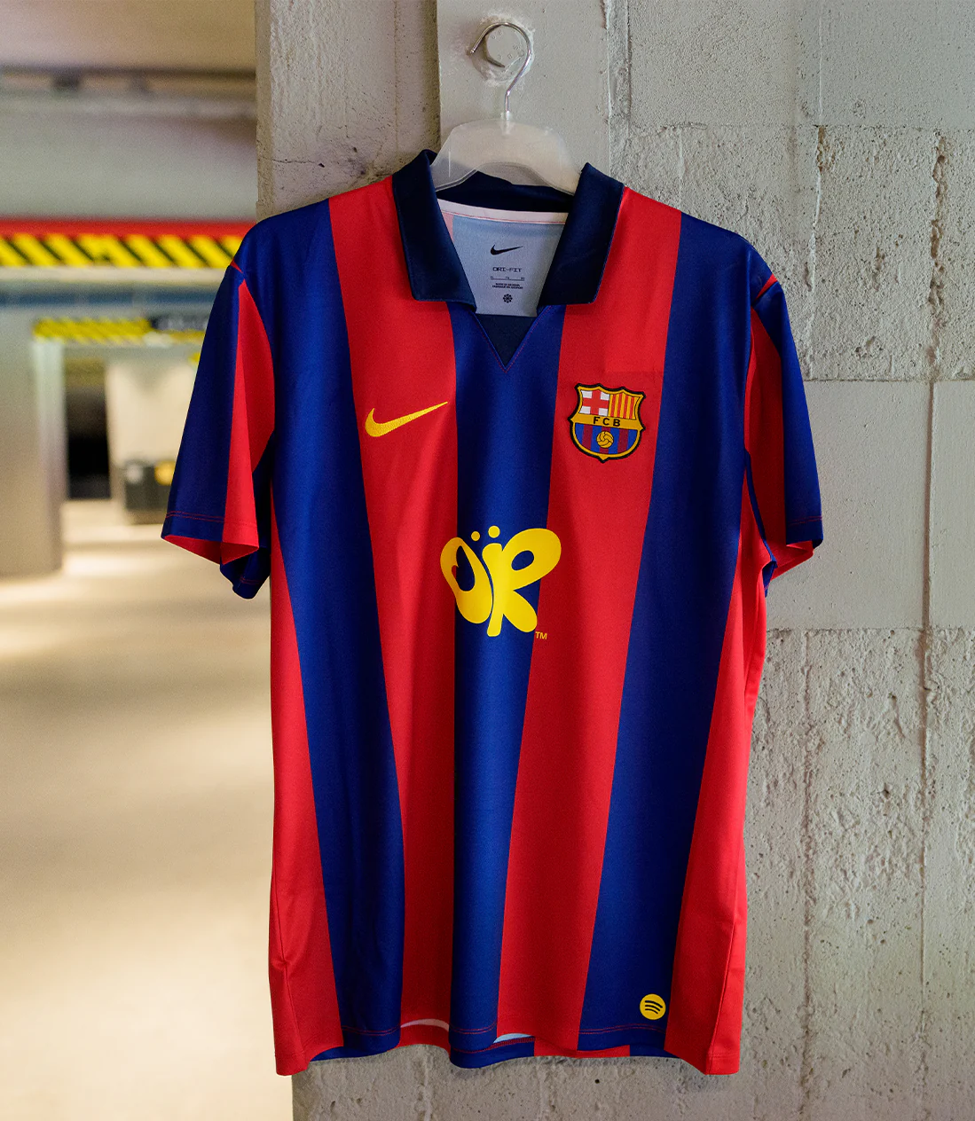 Jersey Retro Nike 2003/04 FC Barcelona x Olivia Rodrigo x Spotify - Image 3