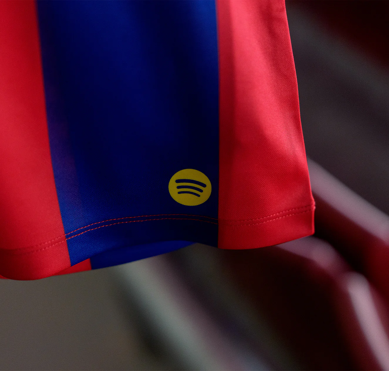 Jersey Retro Nike 2003/04 FC Barcelona x Olivia Rodrigo x Spotify - Image 4