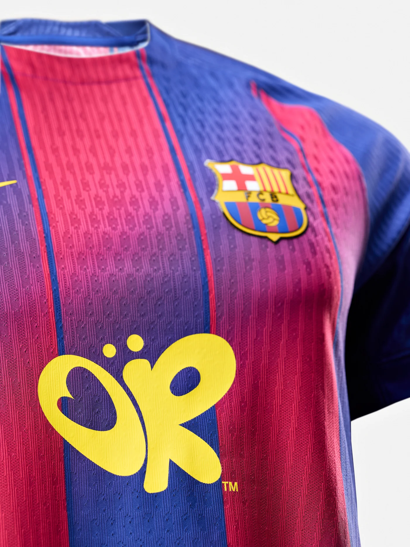 SIGNED | Limited Edition FC Barcelona x Olivia Rodrigo 25/26 men's home jersey signed by OLIVIA RODRIGO - Image 4