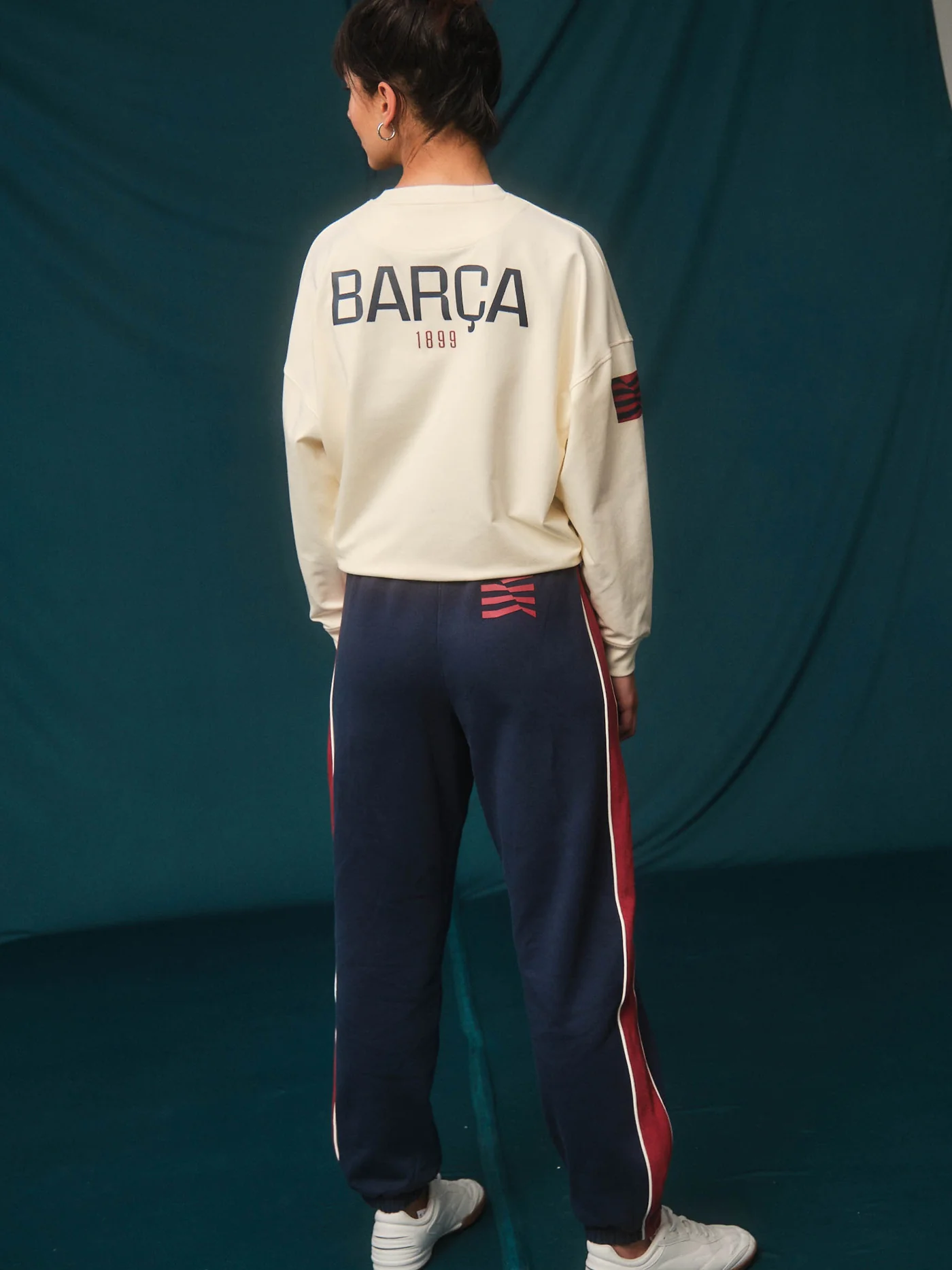 Sweatshirt beige Barça  - Woman - Image 3