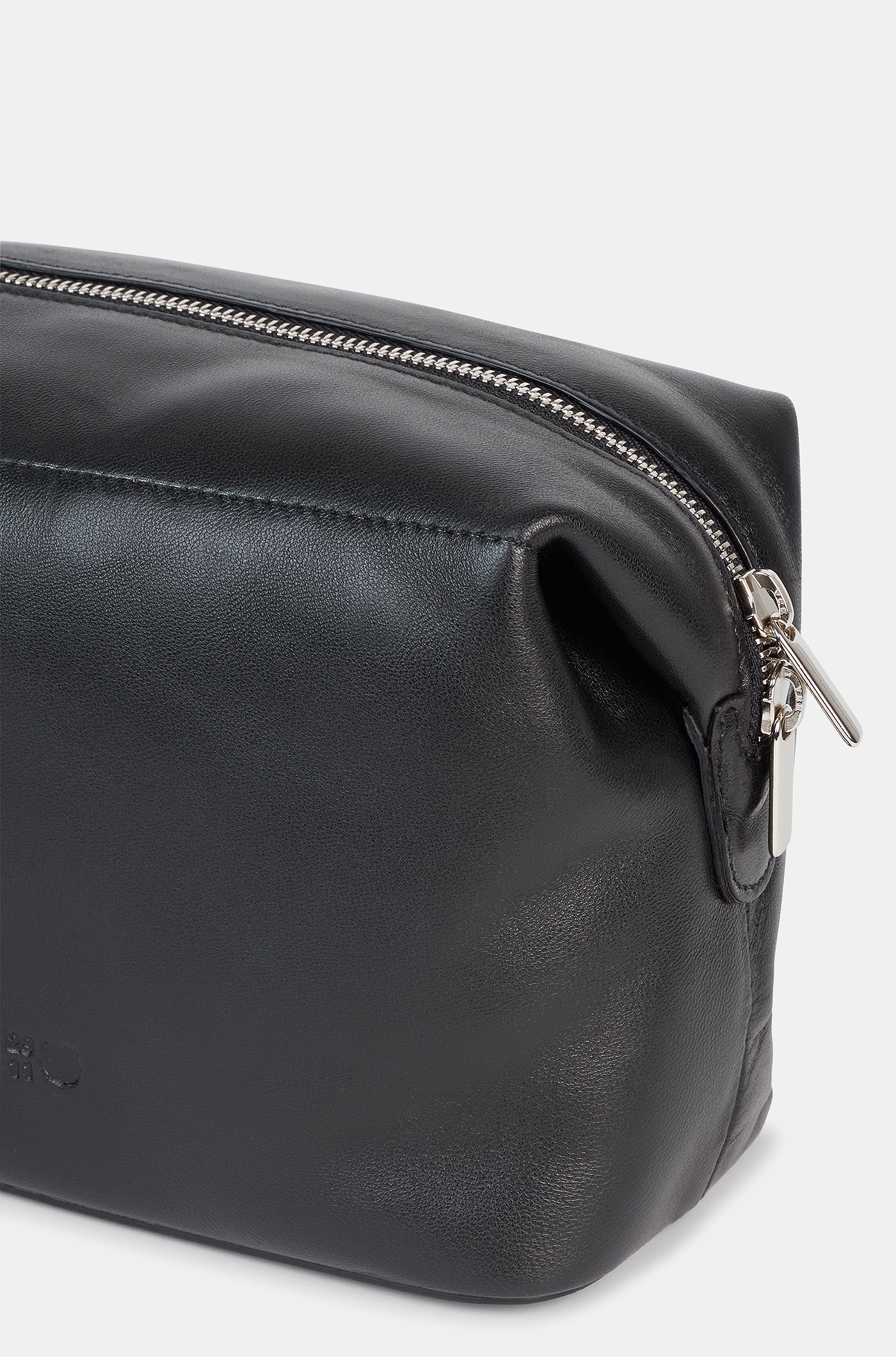 The Club Toiletry Bag - Image 5